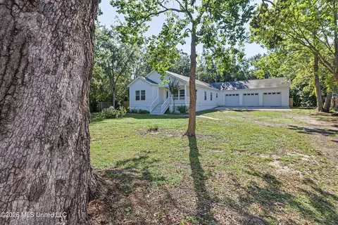 Exterior - 410 E 2nd St, Pass Christian, MS 39571 photo 2 of 6