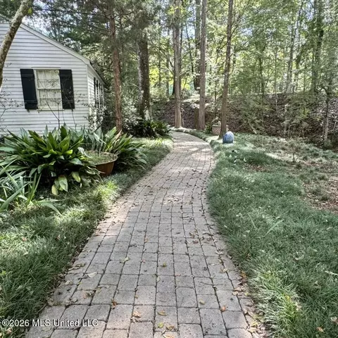 Exterior - 48 Fairway Dr, Natchez, MS 39120 photo 3 of 4