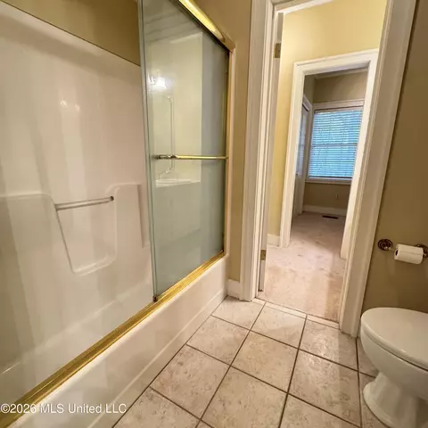 Bath - 48 Fairway Dr, Natchez, MS 39120 photo 5 of 12