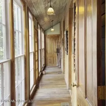 Entry Way - 48 Fairway Dr, Natchez, MS 39120 photo 1 of 2