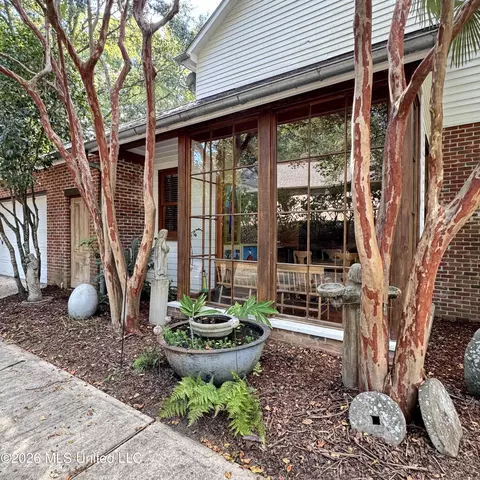 Exterior - 48 Fairway Dr, Natchez, MS 39120 photo 1 of 4