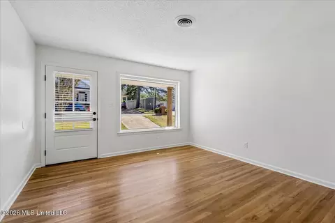 Living - 2757 Panola St, Hernando, MS 38632 photo 2 of 2