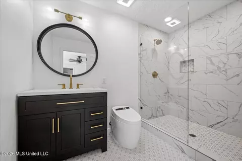 Bath - 2757 Panola St, Hernando, MS 38632 photo 1 of 3