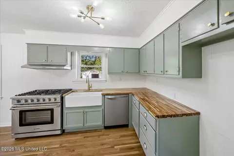 Kitchen - 2757 Panola St, Hernando, MS 38632 photo 2 of 2