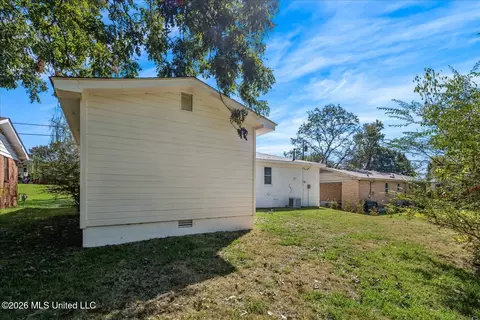 Exterior - 2757 Panola St, Hernando, MS 38632 photo 6 of 6