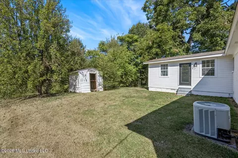 Exterior - 2757 Panola St, Hernando, MS 38632 photo 5 of 6