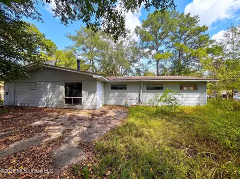 Exterior - 1607 Meadow Forest Dr, Jackson, MS 39212 photo 2 of 3