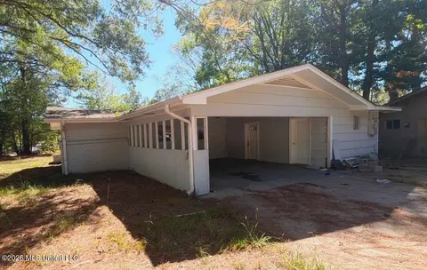 1607 Meadow Forest Dr, Jackson, MS 39212 photo 2