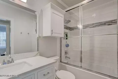 Bath - 4066 Robin Dr, Jackson, MS 39206 photo 2 of 3