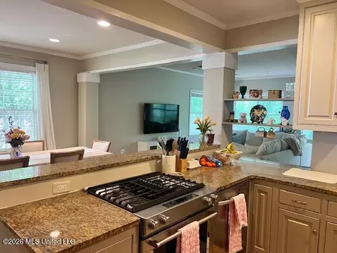 Kitchen - 4066 Robin Dr, Jackson, MS 39206 photo 3 of 6