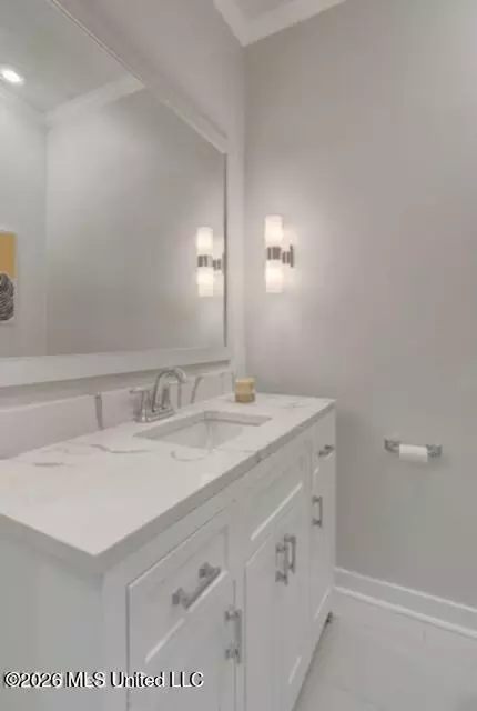 Bath - 4066 Robin Dr, Jackson, MS 39206 photo 1 of 3