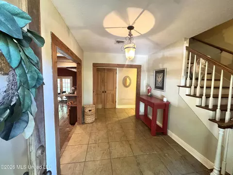 Entry Way - 4433 Deer Creek Dr, Jackson, MS 39211 photo 1 of 6