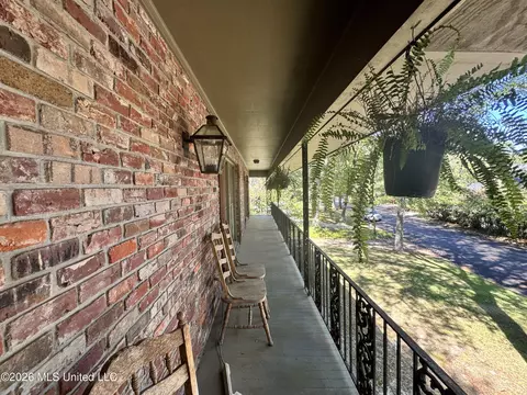 Exterior - 4433 Deer Creek Dr, Jackson, MS 39211 photo 2 of 6