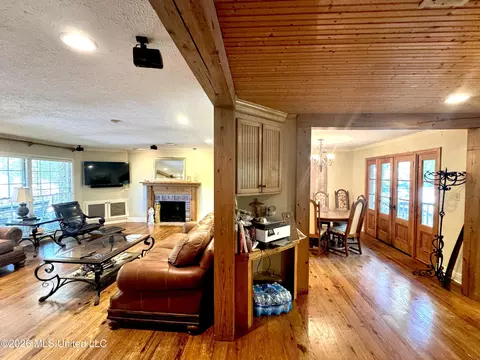Other - 4433 Deer Creek Dr, Jackson, MS 39211 photo 7 of 9