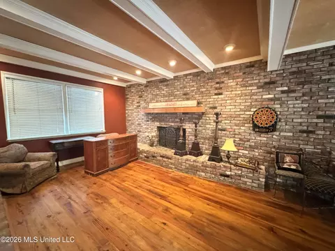 Living - 4433 Deer Creek Dr, Jackson, MS 39211 photo 1 of 4