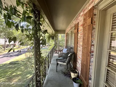 Exterior - 4433 Deer Creek Dr, Jackson, MS 39211 photo 3 of 6
