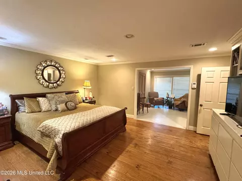 Bedroom - 4433 Deer Creek Dr, Jackson, MS 39211 photo 5 of 5
