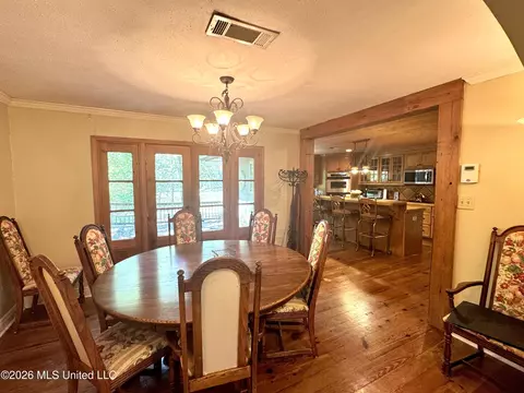 Dining - 4433 Deer Creek Dr, Jackson, MS 39211 photo 1 of 2