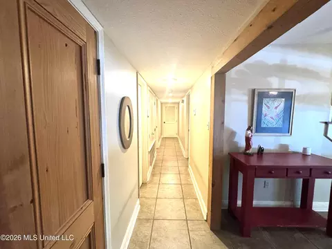 Entry Way - 4433 Deer Creek Dr, Jackson, MS 39211 photo 3 of 6