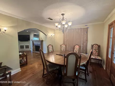 Dining - 4433 Deer Creek Dr, Jackson, MS 39211 photo 2 of 2