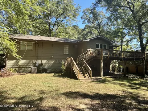 Exterior - 4433 Deer Creek Dr, Jackson, MS 39211 photo 4 of 6