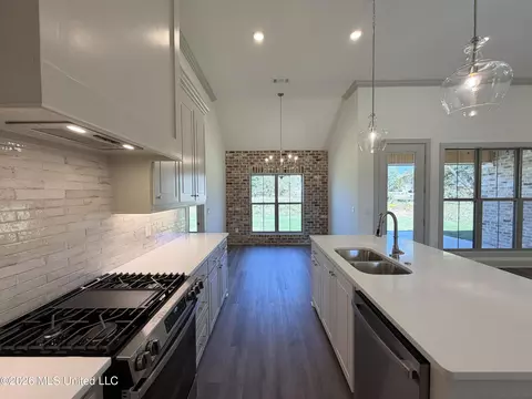 Kitchen - 312 Brookfield Cir, Brandon, MS 39042 photo 4 of 4
