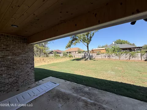 Exterior - 320 Brookfield Cir, Brandon, MS 39042 photo 2 of 3