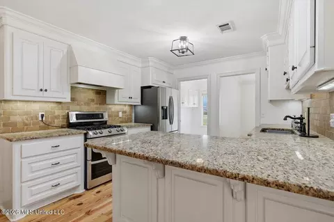 Kitchen - 129 Sumac Dr #OR, Madison, MS 39110 photo 2 of 4