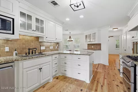 Kitchen - 129 Sumac Dr #OR, Madison, MS 39110 photo 3 of 4