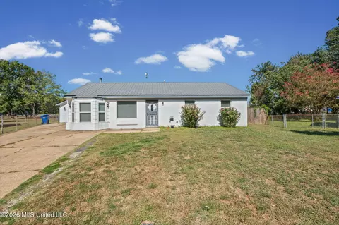 2630 Hillcrest Cv, Horn Lake, MS 38637