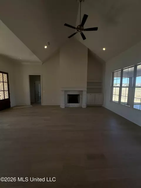 Living - 425 Old Maple Cv, Madison, MS 39110 photo 3 of 3