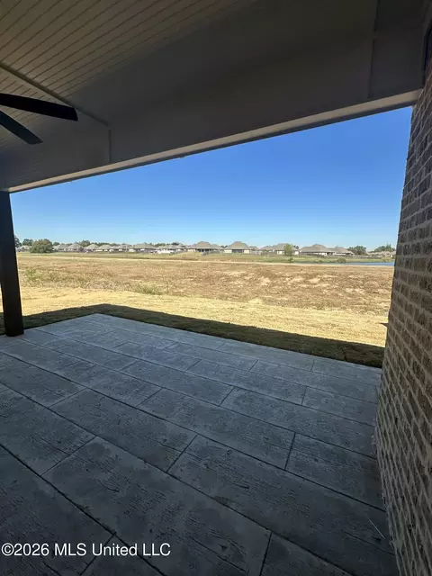 Exterior - 425 Old Maple Cv, Madison, MS 39110 photo 2 of 3