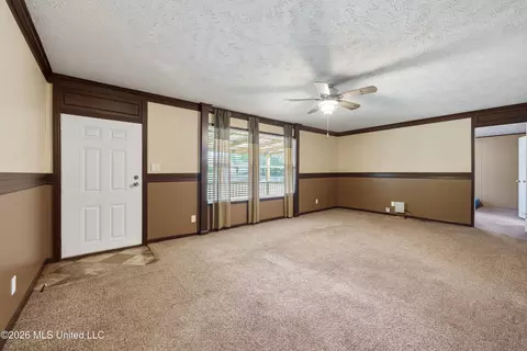 Living - 5805 Mcingvale Rd, Hernando, MS 38632 photo 1 of 2