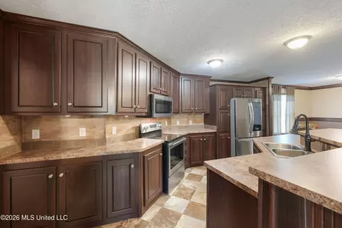 Kitchen - 5805 Mcingvale Rd, Hernando, MS 38632 photo 1 of 5