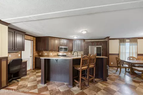 Kitchen - 5805 Mcingvale Rd, Hernando, MS 38632 photo 4 of 5