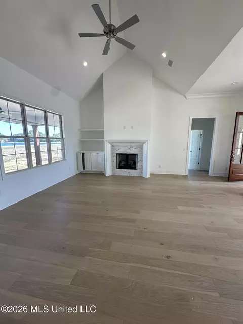 Living - 426 Old Maple Cv, Madison, MS 39110 photo 1 of 2