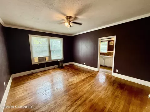 Living - 302 3rd Ave, Magee, MS 39111 photo 5 of 5