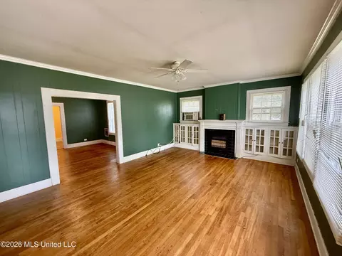 Living - 302 3rd Ave, Magee, MS 39111 photo 1 of 5