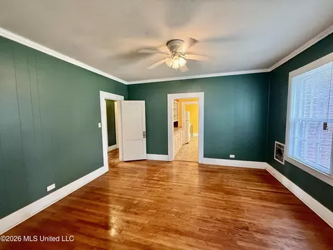 Living - 302 3rd Ave, Magee, MS 39111 photo 3 of 5