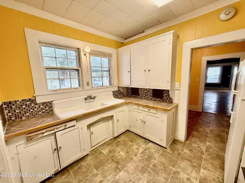 Kitchen - 302 3rd Ave, Magee, MS 39111 photo 2 of 2
