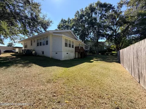 Exterior - 109 NW 3rd St, Magee, MS 39111 photo 13 of 17