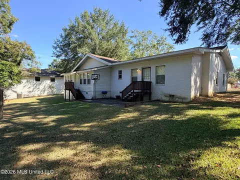 Exterior - 109 NW 3rd St, Magee, MS 39111 photo 7 of 17