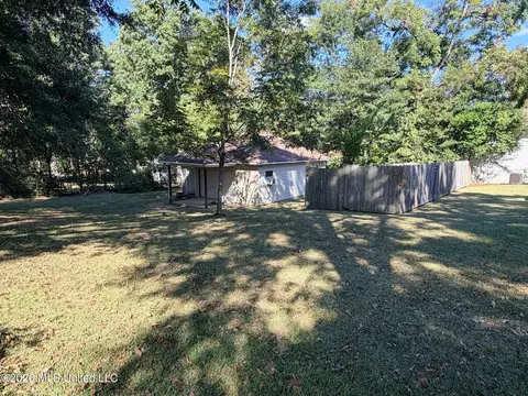 Exterior - 109 NW 3rd St, Magee, MS 39111 photo 6 of 17