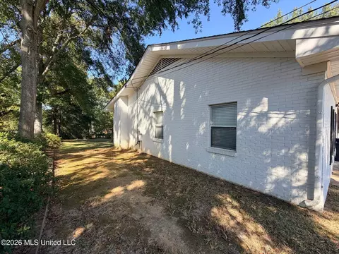 Exterior - 109 NW 3rd St, Magee, MS 39111 photo 4 of 17