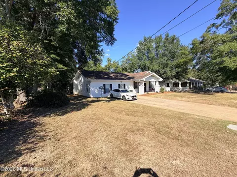 Exterior - 109 NW 3rd St, Magee, MS 39111 photo 3 of 17