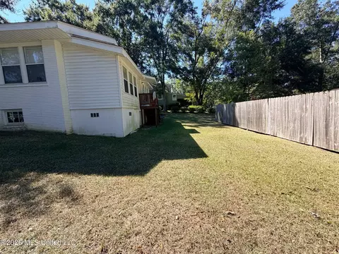 Exterior - 109 NW 3rd St, Magee, MS 39111 photo 14 of 17