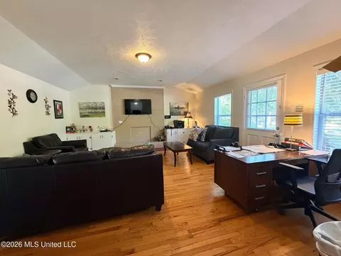 Living - 109 NW 3rd St, Magee, MS 39111 photo 1 of 6