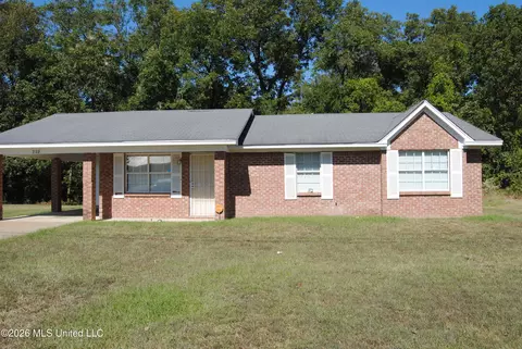228 Northpoint Dr, Yazoo City, MS 39194