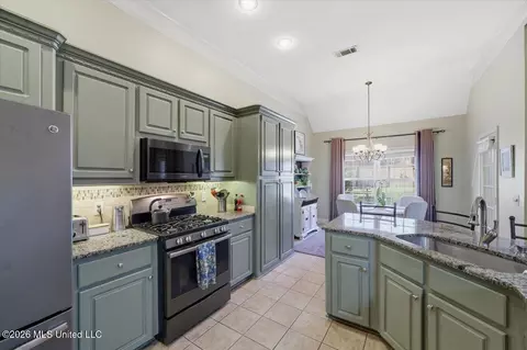 Kitchen - 344 Red Eagle Cir, Ridgeland, MS 39157 photo 4 of 4