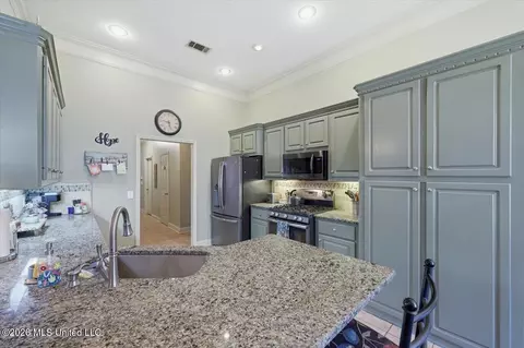 Kitchen - 344 Red Eagle Cir, Ridgeland, MS 39157 photo 1 of 4